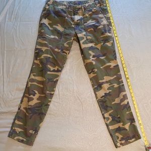 Camouflage gap jeans 32 x 32